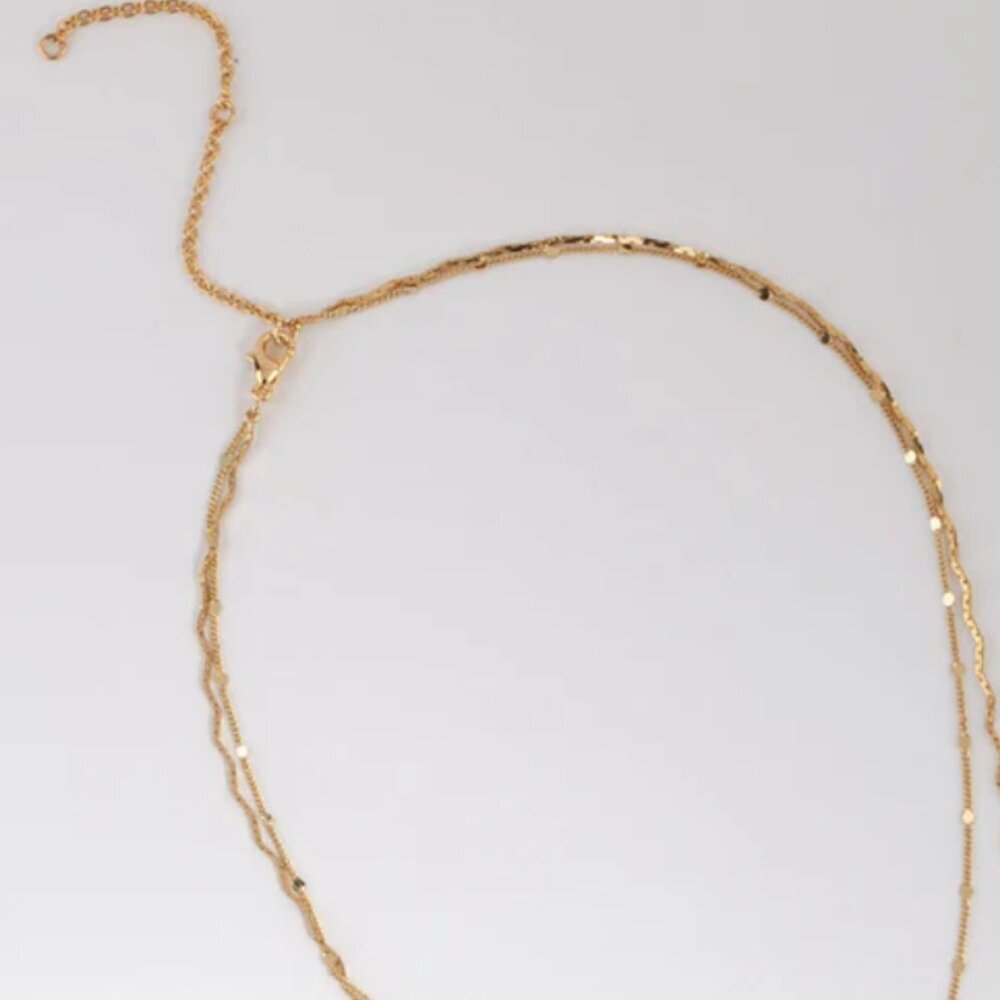 Vintage Boutique Collection: Double-Layered Gold Necklace with Pearl Charm - Picture 4 of 5